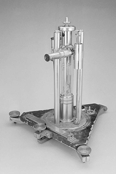 Instrument de mesure des forces, des poids et des pressions (gravimètre Holweck-Lejay)