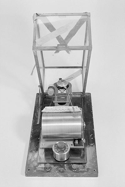 Instrument de mesure et d'enregistrement (girouette Papillon avec galvanomètre enregistreur Chauvin et Arnoux)