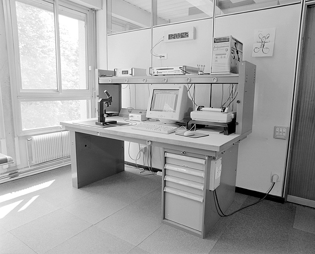 Partie sud : laboratoire d'essais et bureaux, installation de contrôles chronométriques.