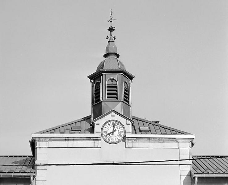 Horloge et clocher.