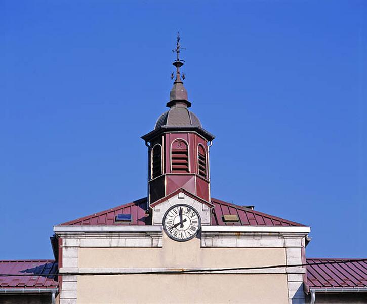 Horloge et clocher.