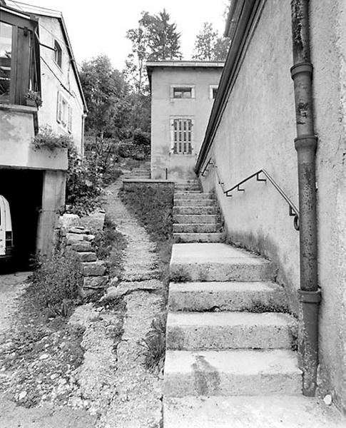 Escalier conduisant à l'ancien atelier de fabrication (au 35 bis).