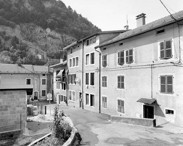 La rue de la Paix (n° 1 à 5).