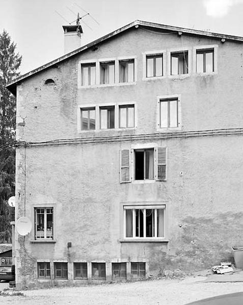 Ancienne usine d'horlogerie Bailly-Comte (80 rue de la République).