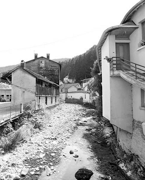 La Bienne au niveau de la cour Paul Odobey et du cinéma.