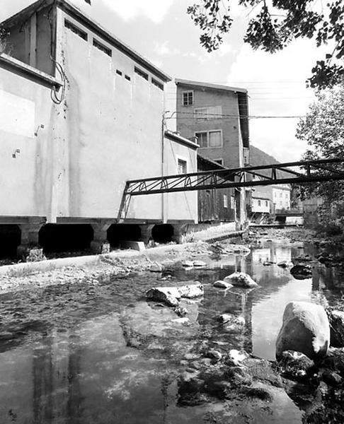 Façades arrière (sur la Bienne) des bâtiments aux n° 80 et 84 rue de la République.