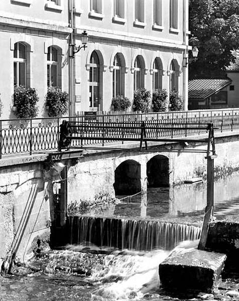 Barrage et prise d'eau de l'ancien site Paul Odobey Fils (1 à 13 cours Paul Odobey).