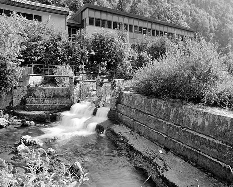 Barrage de l'ancienne usine Cochet (28 à 45 rue Wladimir Gagneur), depuis l'aval.