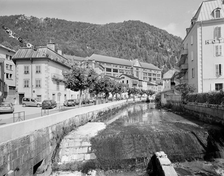 La Bienne et le quai Aimé Lamy, depuis la place Henri Lissac.