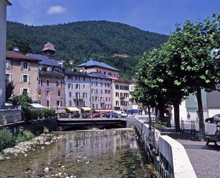Vue d'ensemble, depuis la rive droite en amont.