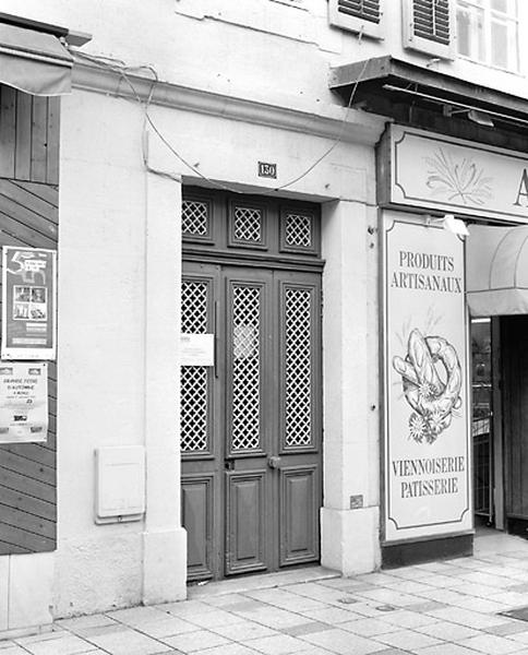 Porte principale.