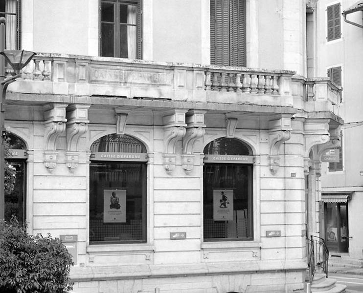 Elévation rue de la République : rez-de-chaussée.