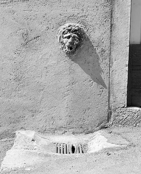 Bâtiment 3 rue Etienne Dolet : point d'eau.