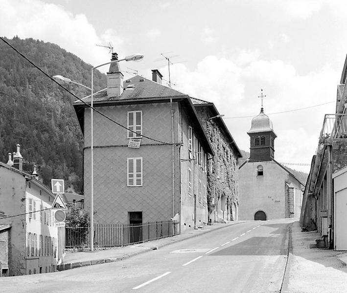 Vue d'ensemble éloignée, depuis la rue Pasteur (nord-ouest).