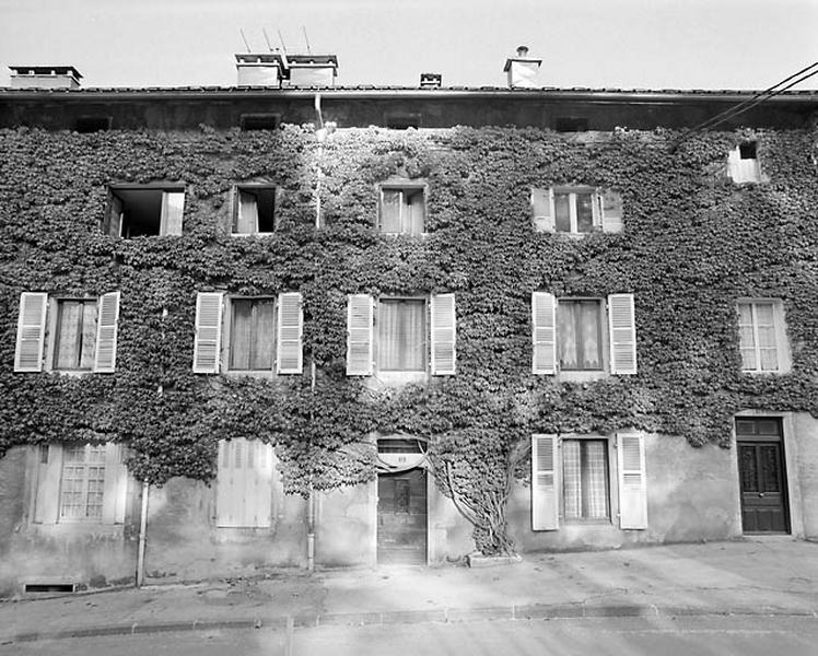 Bâtiment 11-15 rue Pasteur : façade antérieure au niveau des n° 11 et 13.