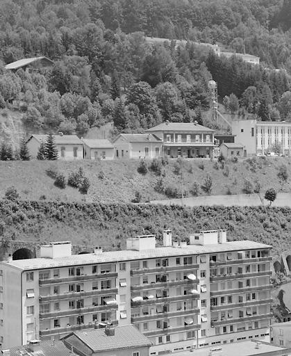 Vue d'ensemble, depuis le nord-ouest (cadrage vertical).