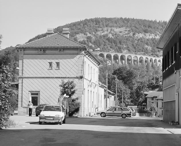 Bâtiment des voyageurs : façade latérale gauche.