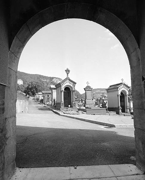 Vue d'ensemble depuis l'entrée.