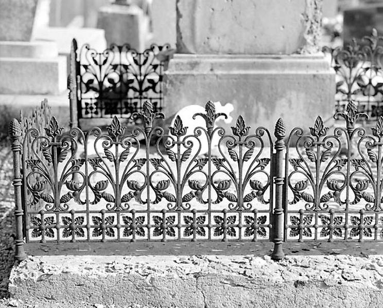 Clôture de monument funéraire de la famille Geroudet