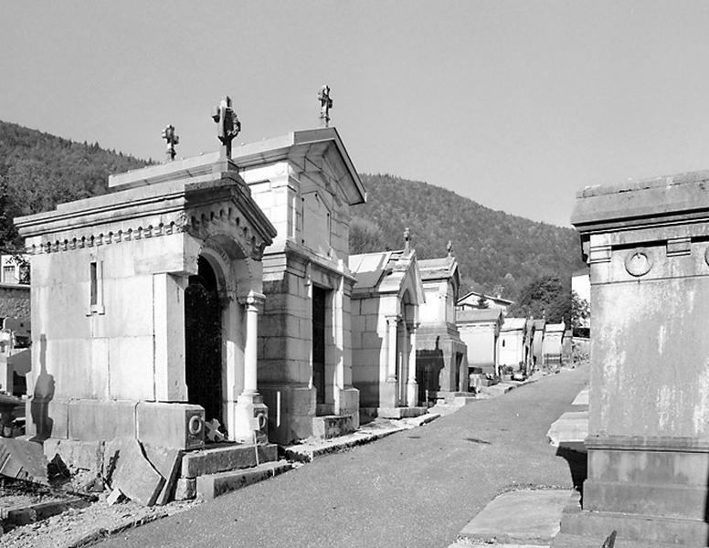 Chapelles funéraires des quartiers 1 et 8.