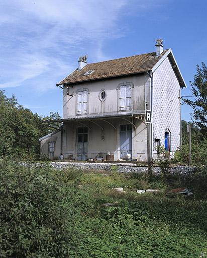 Façade postérieure, de trois quarts droite.