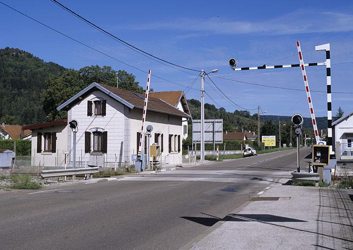 Vue d'ensemble, depuis le sud-ouest. Maison au PK 014.515.