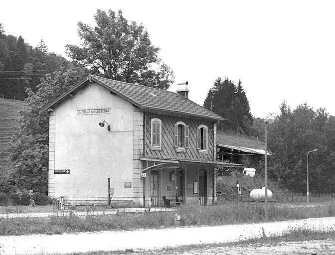 Bâtiment des voyageurs : façades postérieure (côté voie) et latérale gauche.