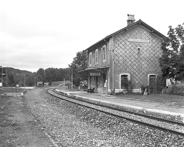 Bâtiment des voyageurs : façades postérieure (côté voie) et latérale droite.