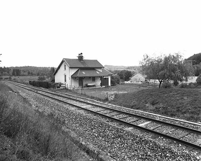 Vue d'ensemble, depuis le sud-ouest. Maison au PK 031.343.