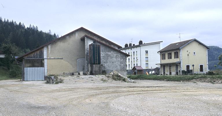 Entrepôt, depuis le nord (côté Andelot-en-Montagne).