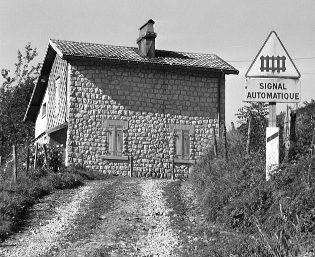 Façades postérieure et latérale gauche.