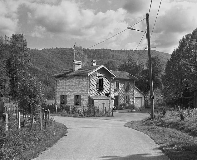 Façades antérieure et latérale gauche.