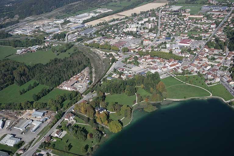 Vue aérienne rapprochée du quartier de la gare, depuis le sud-est.