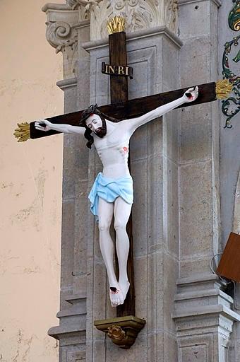 Croix : Christ en croix