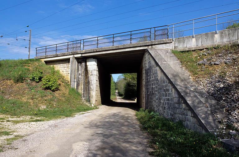 2 ponts ferroviaires (voie ferrée Andelot - La Cluse)