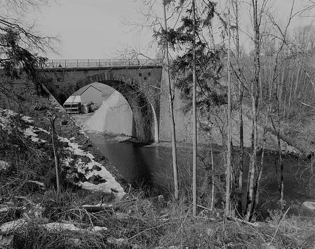 2 ponts ferroviaires (voie ferrée Andelot - La Cluse)