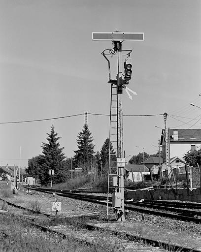 2 signaux mécaniques (sémaphores)