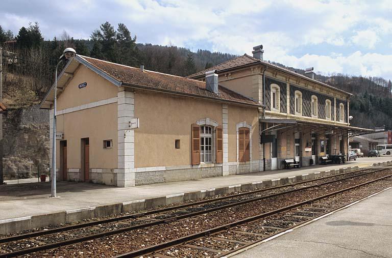 Bâtiment des voyageurs : façade postérieure, de trois quarts gauche.