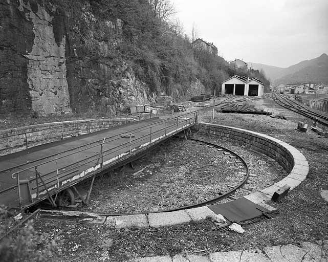 Fosse, chemin de roulement et tablier.