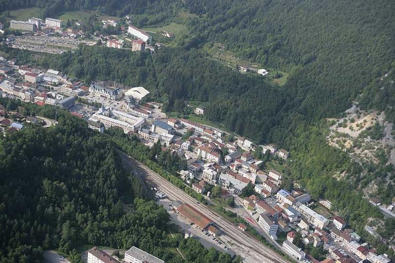 Vue aérienne du centre de Morez, depuis le nord-est.