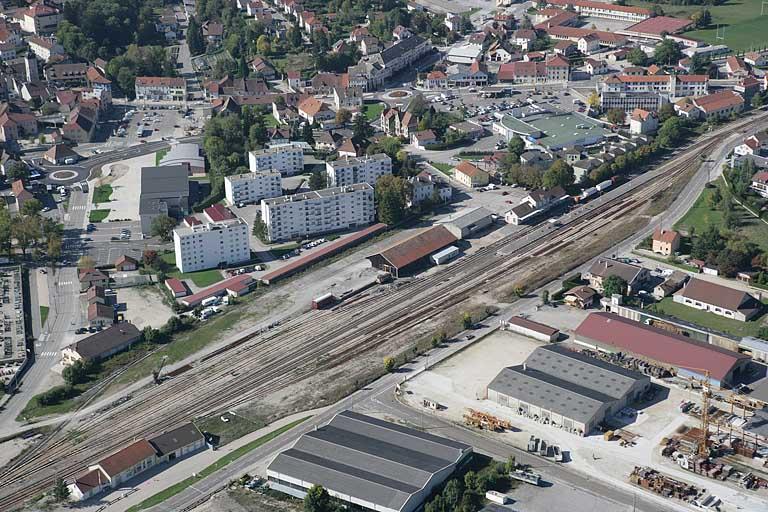 Vue aérienne, depuis l'est.