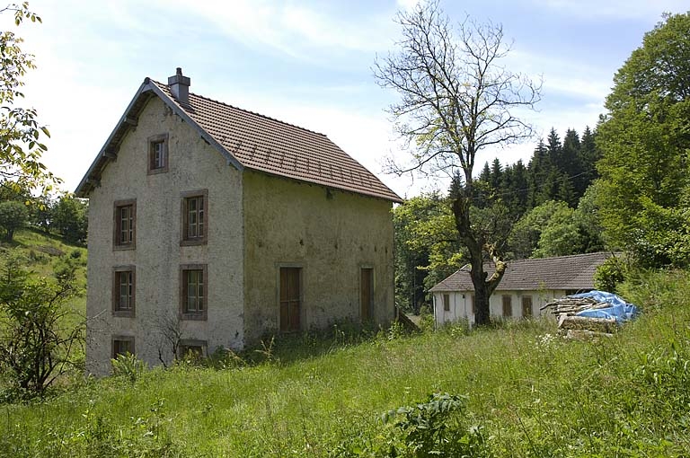 Vu du moulin depuis l'est.