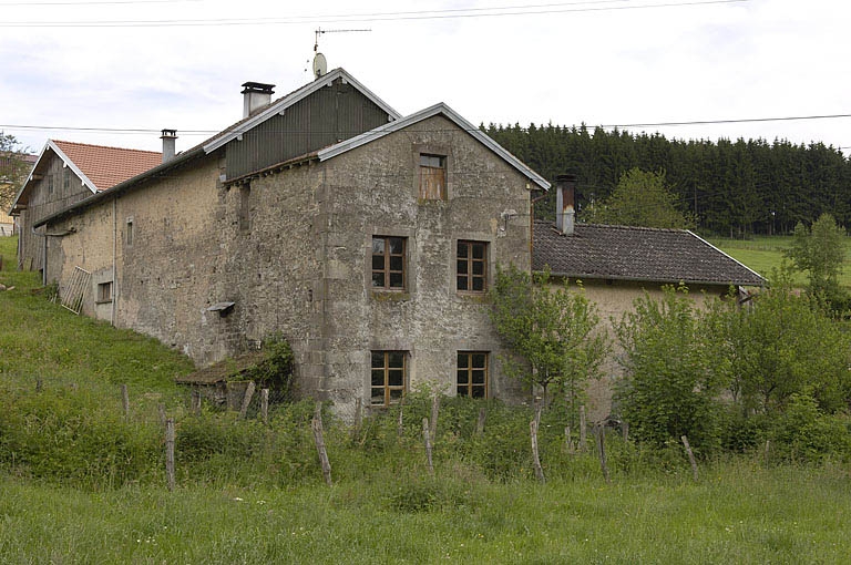 Atelier de fabrication du moulin vu depuis l'ouest.