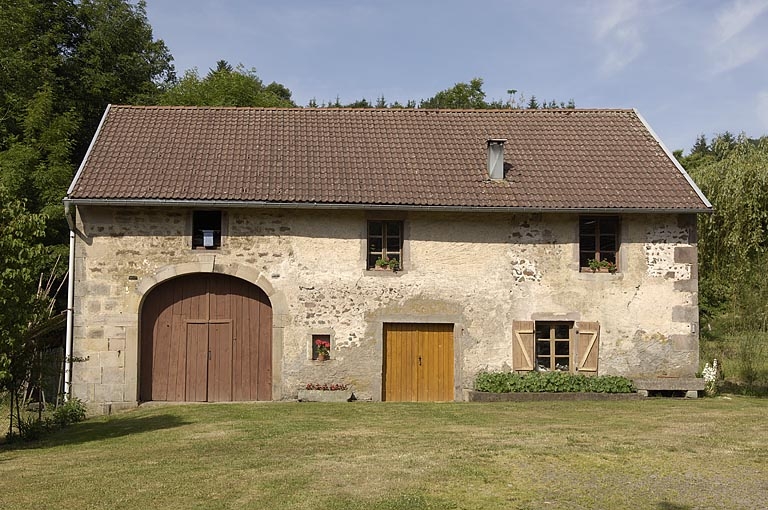 Façade est du moulin.
