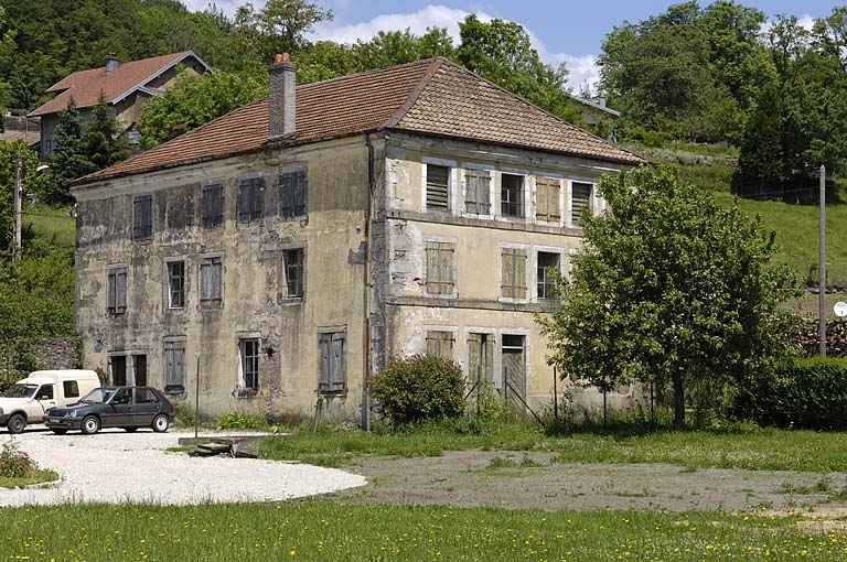 Ancien logement ouvrier de la papeterie.