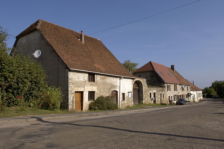 Logements ouvriers vus depuis le sud-est.