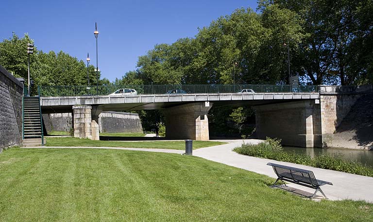 L'arche marinière du pont de la République.