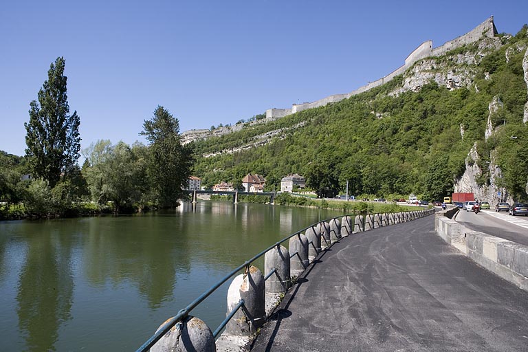 Le Doubs et l'évitement de la porte Malpas.