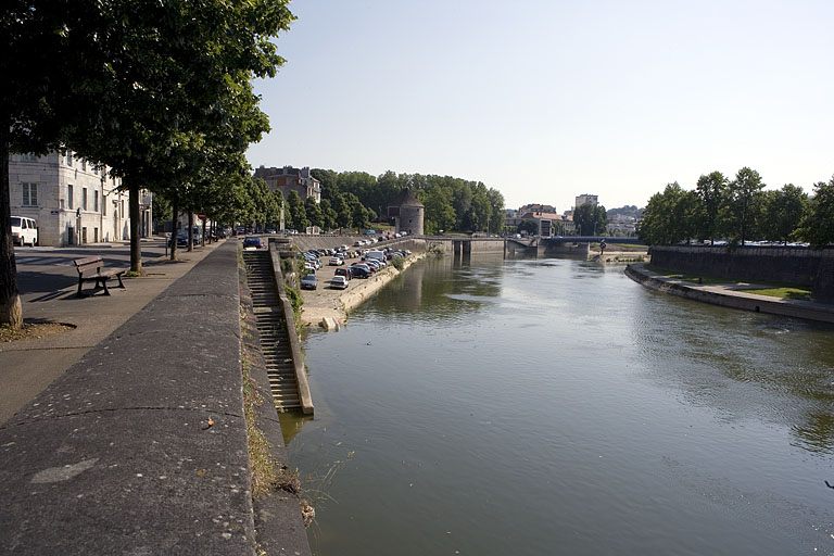 Port de Strasbourg : vue d'ensemble depuis l'aval.