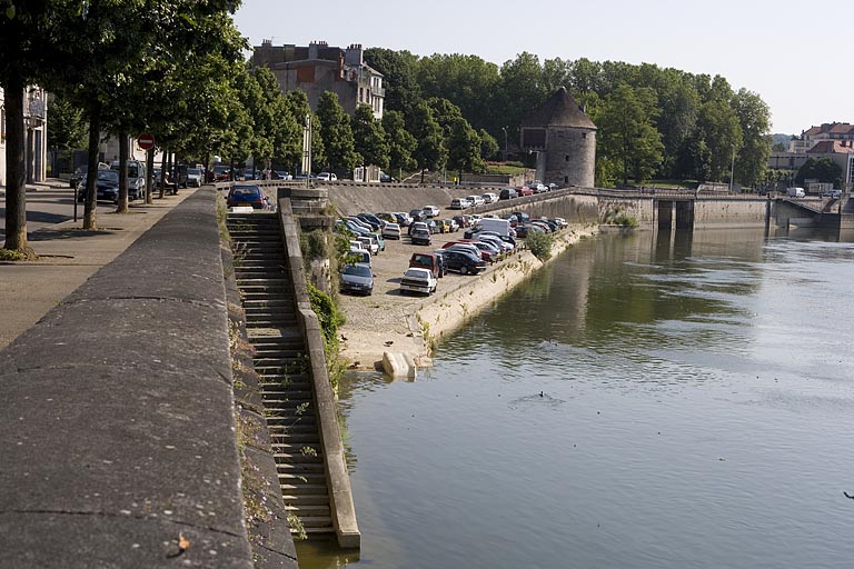 Le port, depuis l'aval.